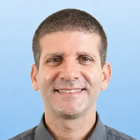 גיא – טכנאי מחשבים