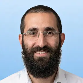 מנחם – טכנאי מקרר