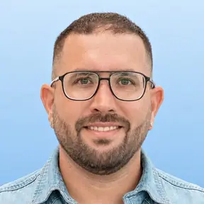 אבי – יועץ בטיחות