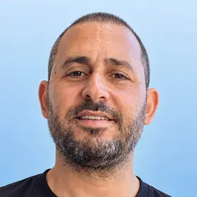 אמיר – מדביר