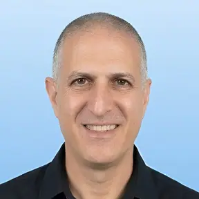 אלי – מתווך