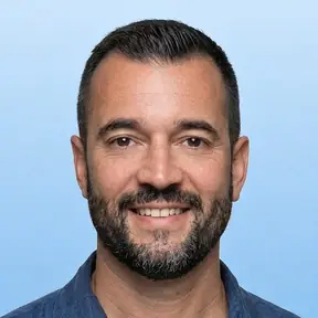 צחי – מתווך