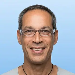 בן – מתקין דשא סינטטי