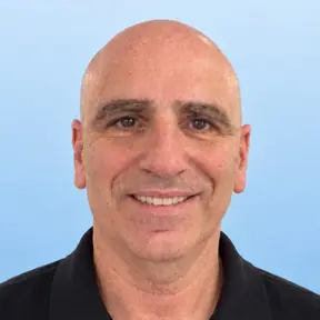 רון – סוכן ביטוח