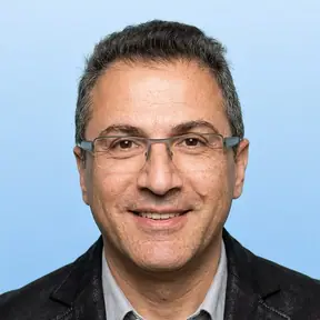 אלכס – רופא שיניים