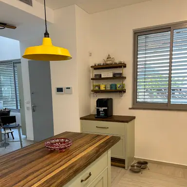 עבודה של דינה, חברת מטבחים (15)