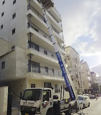 עבודה של שלומי, מפעיל מנוף (2)