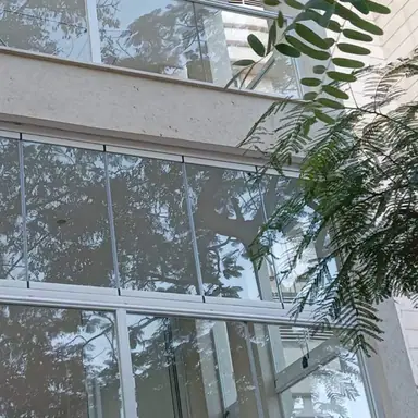עבודה של דניאל, סגירת מרפסת זכוכית (16)