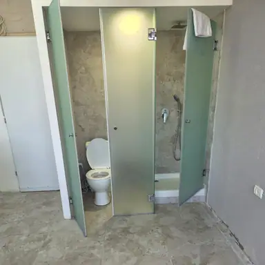 עבודה של בועז, מתקין מקלחונים (9)