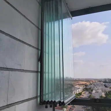 עבודה של ספרטק, סגירת מרפסת זכוכית (13)