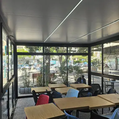 עבודה של אביאל, מתקין תריסים (6)