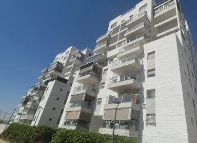 עבודה של יוסי, מתווך (1)