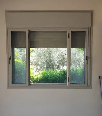 עבודה של נפתלי, מתקין פרגולות אלומיניום (2)