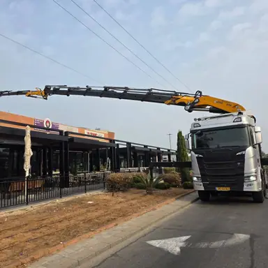 עבודה של גבי, מפעיל מנוף (6)