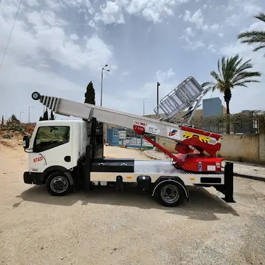 עבודה של אביב, מפעיל מנוף (3)