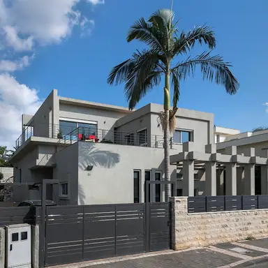 עבודה של אורלי, מעצב פנים (1)