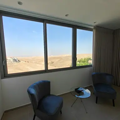 עבודה של איציק, מתקין תריסים (11)