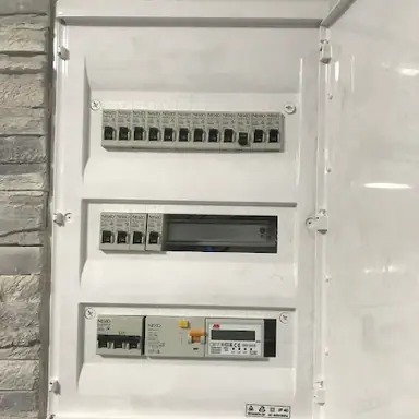 עבודה של יהודה, חשמלאי (3)