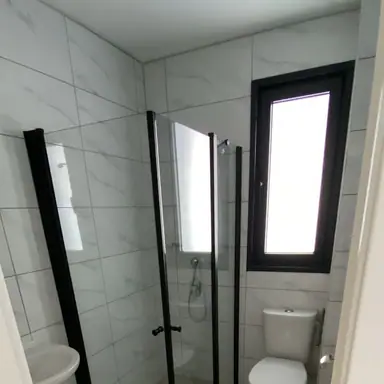 עבודה של יואל, מתקין מקלחונים (19)