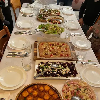 עבודה של גיא, חברת קייטרינג (5)