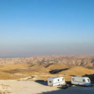 עבודה של ישי, קראוון נייד (1)