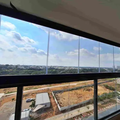עבודה של ארז, סגירת מרפסת זכוכית (6)
