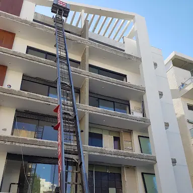 עבודה של אבי, מפעיל מנוף (2)