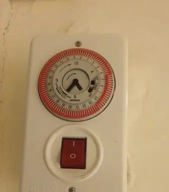 עבודה של הדר, חשמלאי (3)