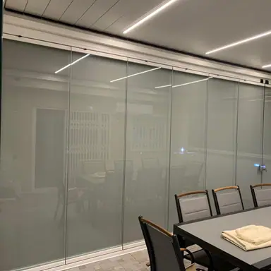 עבודה של שי, סגירת מרפסת זכוכית (4)