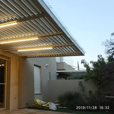 עבודה של ישראל, סגירת מרפסת זכוכית (5)
