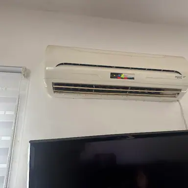 עבודה של אריאל, טכנאי מזגנים (1)