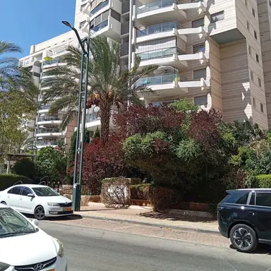 עבודה של איתי, מתווך (1)