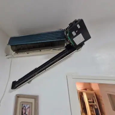 עבודה של דמיטרי, טכנאי מזגנים (2)