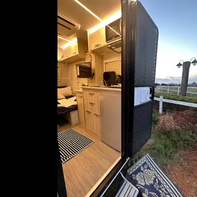 עבודה של יפית, קראוון נייד (7)