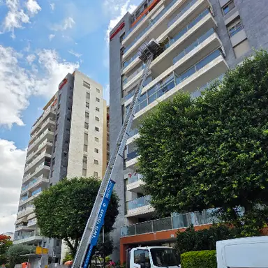 עבודה של שלומי, מפעיל מנוף (1)