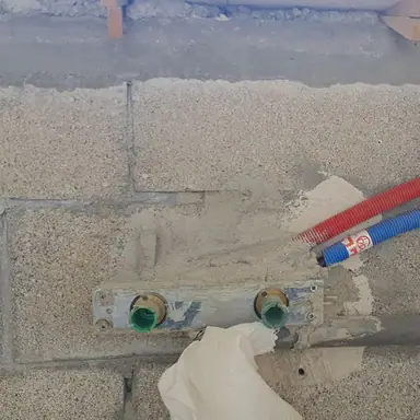 עבודה של משה, אינסטלטור (8)