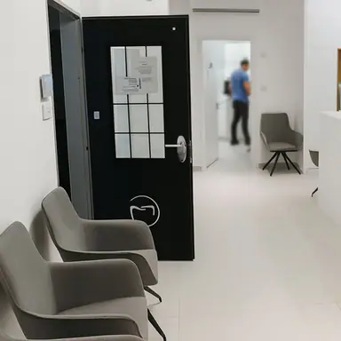עבודה של טל, רופא שיניים (5)