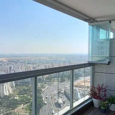 עבודה של דניאל, סגירת מרפסת זכוכית (22)