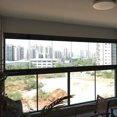 עבודה של דניאל, סגירת מרפסת זכוכית (10)