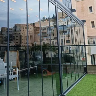 סגירת פרגולה בזכוכית / חלונות, פרגולת אלומיניום וקירוי מרפסת – מעבודות חיים, מתקין פרגולות אלומיניום (24)