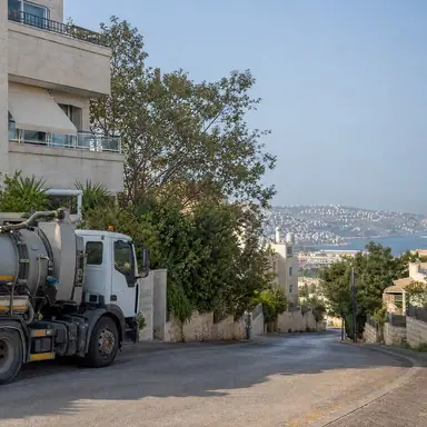עבודה של דניאל, אינסטלטור (10)