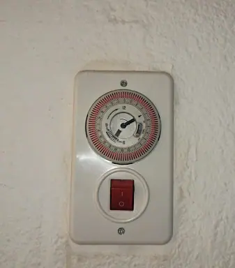 עבודה של יואל, חשמלאי (5)