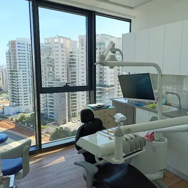 עבודה של מרסלו, רופא שיניים (1)