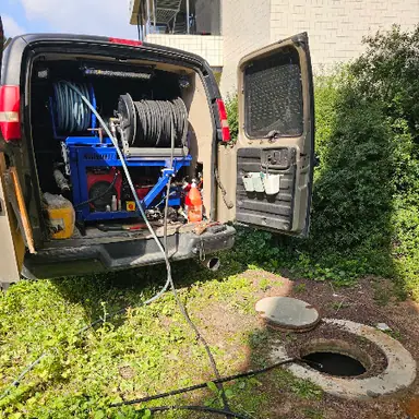 עבודה של עומרי, חברת ביובית (2)
