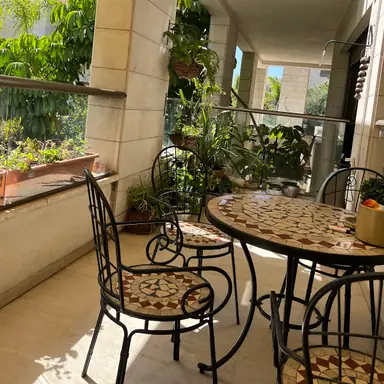 עבודה של בן, מתקין סוככים (6)