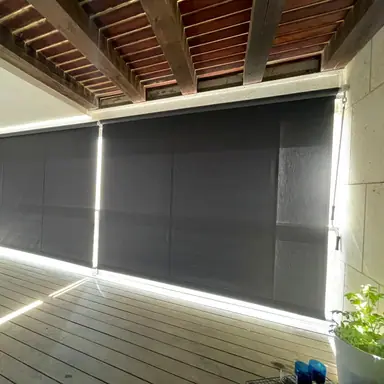 עבודה של בן, מתקין סוככים (24)