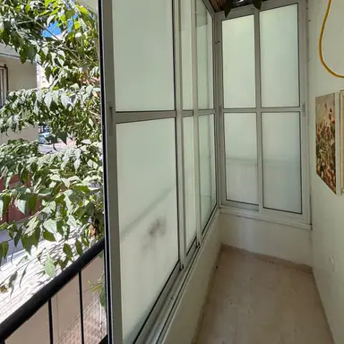 עבודה של שחר, סגירת מרפסת זכוכית (7)