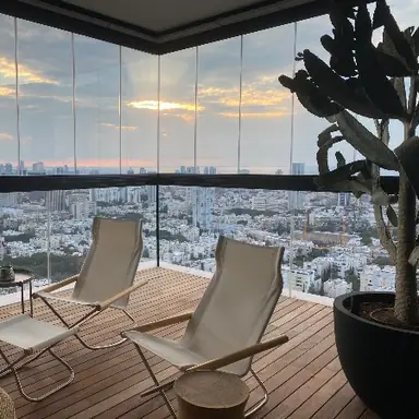 עבודה של ספרטק, סגירת מרפסת זכוכית (6)