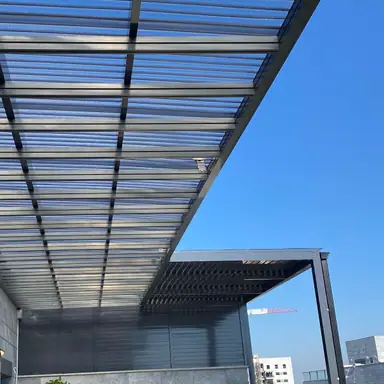 עבודה של ישי, מתקין סוככים (9)
