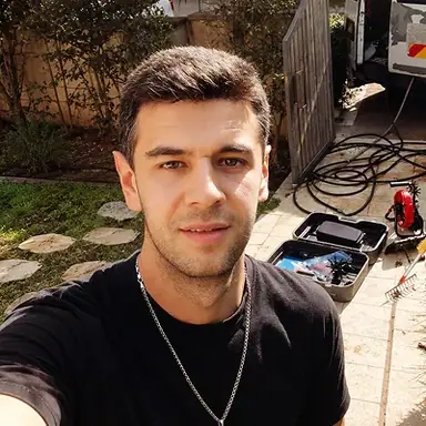עבודה של דניאל, אינסטלטור (22)